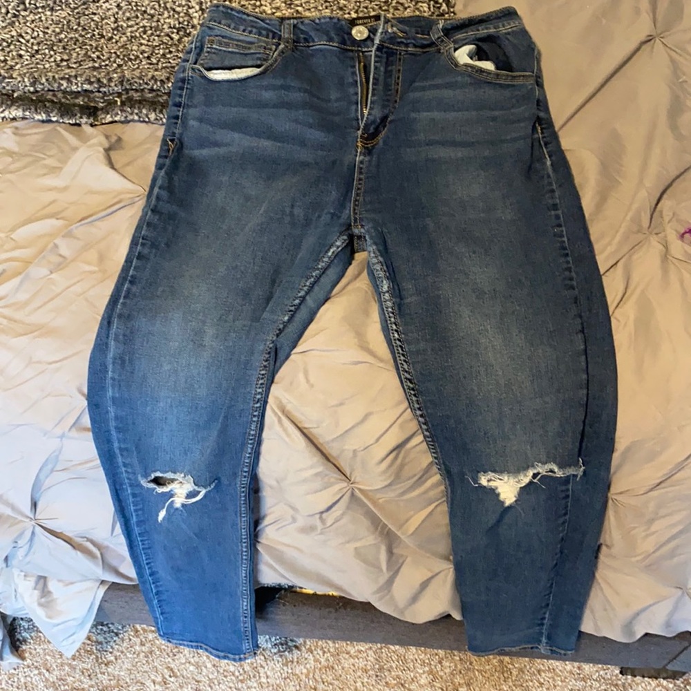 Ripped skinny jeans